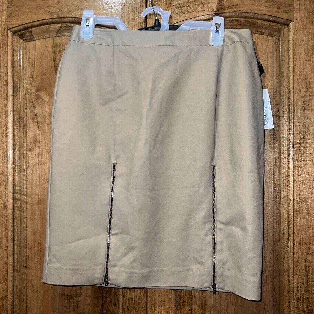 Worthington Pencil Straight Skirt Sz 10 Tan Brown Front Zip Accent Knee Length - Picture 1 of 7